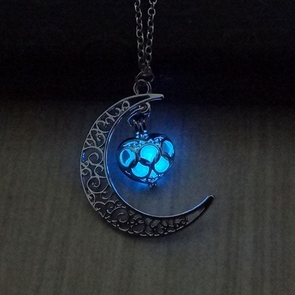 Beautiful Moon and Star Element Necklace Pendant With Shining Stone